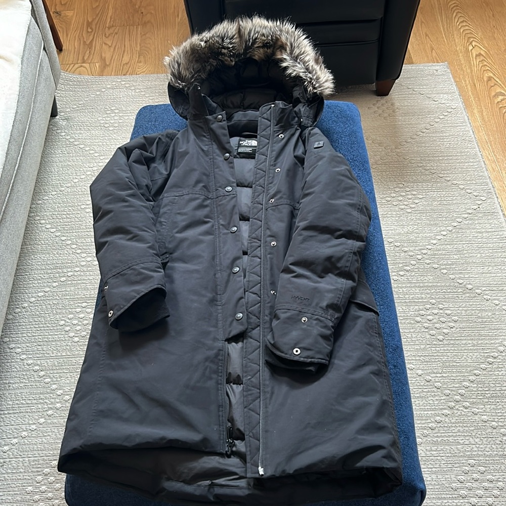 North Face women’s arctic parka size medium in black